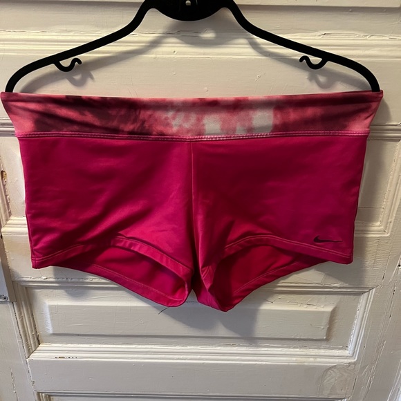 Nike Tankini with Boy Shorts - Picture 2 of 4